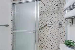 450 Briarwood Cir, Hollywood, FL 33024 - Photo 35