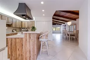 450 Briarwood Cir, Hollywood, FL 33024 - Photo 5