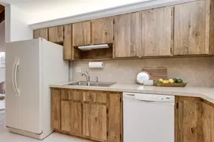 450 Briarwood Cir, Hollywood, FL 33024 - Photo 7