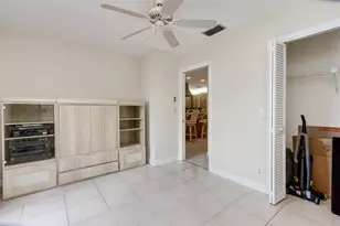 450 Briarwood Cir, Hollywood, FL 33024 - Photo 31