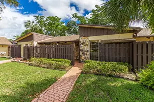 450 Briarwood Cir, Hollywood, FL 33024 - Photo 37