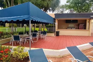 2059 SW 15th St, Deerfield Beach, FL 33442 - Photo 15