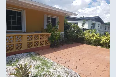 19720 NE 10th Ct, Miami, FL 33179 - Photo 3