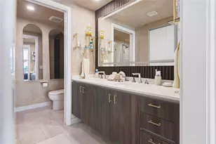 488 NE 18th St, Miami, FL 33132 - Photo 9