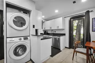 621 NE 28th St, Wilton Manors, FL 33334 - Photo 9