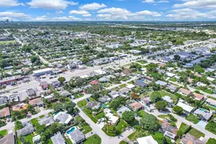 261 NE 45th St, Oakland Park, FL 33334 - Photo 25