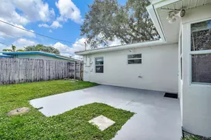 261 NE 45th St, Oakland Park, FL 33334 - Photo 11