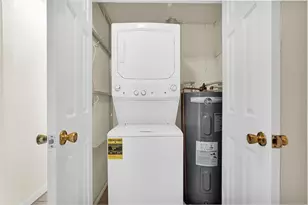 261 NE 45th St, Oakland Park, FL 33334 - Photo 43