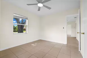261 NE 45th St, Oakland Park, FL 33334 - Photo 49