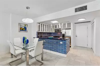 2301  Collins Ave, Unit #1015, Miami Beach, FL 33139 - Photo 5