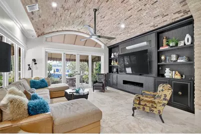 2630  Barcelona Dr, Fort Lauderdale, FL 33301 - Photo 25