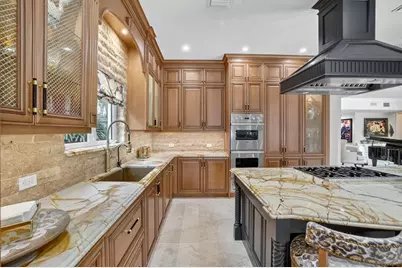 2630  Barcelona Dr, Fort Lauderdale, FL 33301 - Photo 19