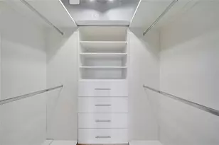 1100 St Charles Pl, Pembroke Pines, FL 33026 - Photo 17