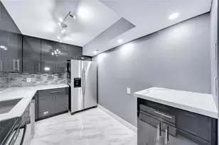 1100 St Charles Pl, Pembroke Pines, FL 33026 - Photo 5