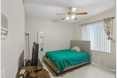 7631 NW 87th Ter, Tamarac, FL 33321 - Photo 11