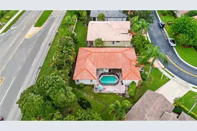 7631 NW 87th Ter, Tamarac, FL 33321 - Photo 7