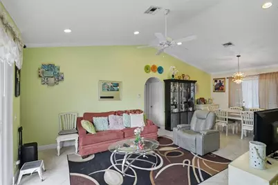 7631 NW 87th Ter, Tamarac, FL 33321 - Photo 13