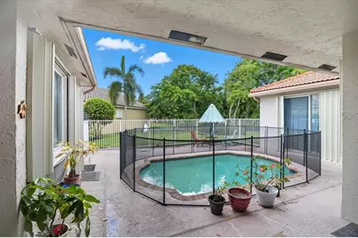 7631 NW 87th Ter, Tamarac, FL 33321 - Photo 9