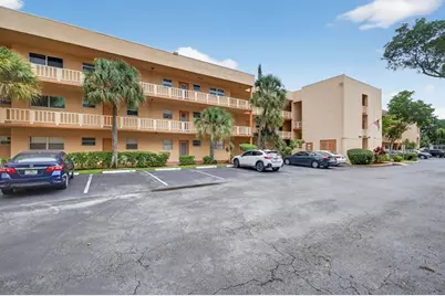 8400  Lagos De Campo Blvd, Unit #303, Tamarac, FL 33321 - Photo 7