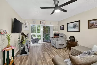 8400  Lagos De Campo Blvd, Unit #303, Tamarac, FL 33321 - Photo 9