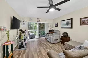 8400 Lagos De Campo Blvd, Tamarac, FL 33321 - Photo 9