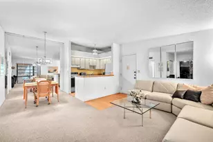 10419 E Clairmont Cir, Tamarac, FL 33321 - Photo 7