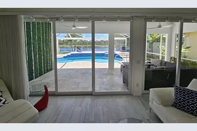 1025  Bedford Ave, Palm Beach Gardens, FL 33403 - Photo 5