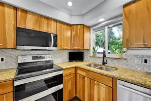 189 SE 2nd Ave, Pompano Beach, FL 33060 - Photo 5