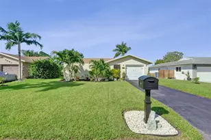 7003 NW 95th Terrace, Tamarac, FL 33321 - Photo 1