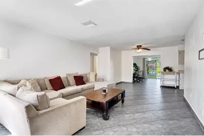 7003 NW 95th Ter, Tamarac, FL 33321 - Photo 9