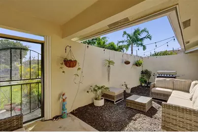 7003 NW 95th Ter, Tamarac, FL 33321 - Photo 7