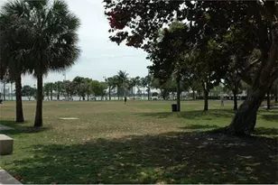 1900 N Bayshore Dr, Miami, FL 33132 - Photo 5