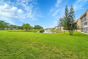 9261 Sunrise Lakes Blvd, Sunrise, FL 33322 - Photo 17