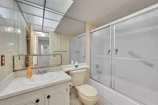 9261 Sunrise Lakes Blvd, Sunrise, FL 33322 - Photo 9