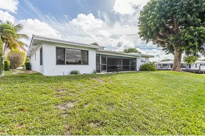 5601  Bayview Dr, Fort Lauderdale, FL 33308 - Photo 17