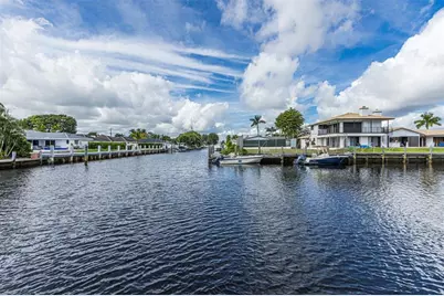 5601  Bayview Dr, Fort Lauderdale, FL 33308 - Photo 7