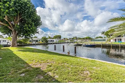 5601  Bayview Dr, Fort Lauderdale, FL 33308 - Photo 9
