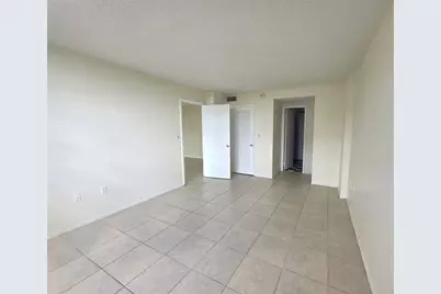 15600 NW 7th Ave, Unit #518, Miami, FL 33169 - Photo 7