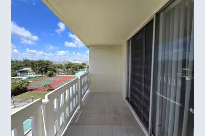 15600 NW 7th Ave, Unit #518, Miami, FL 33169 - Photo 11