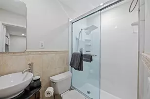 4311 NE 15th Ave, Oakland Park, FL 33334 - Photo 15