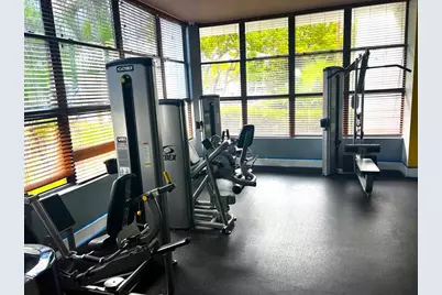 800  Parkview Dr, Unit #528, Hallandale Beach, FL 33009 - Photo 21