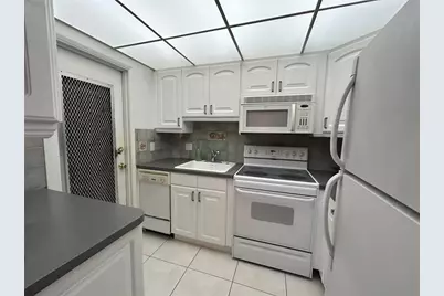 2050 NE 39th St, Unit #207, Lighthouse Point, FL 33064 - Photo 11