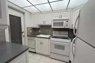 2050 NE 39th St, Lighthouse Point, FL 33064 - Photo 11