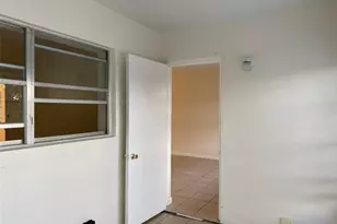 7807 Golf Cir Dr, Margate, FL 33063 - Photo 9