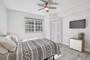 1291 Sorrento Dr, Weston, FL 33326 - Photo 25