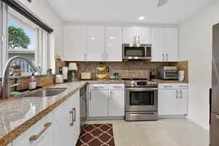 2534 SE 14th St, Pompano Beach, FL 33062 - Photo 9