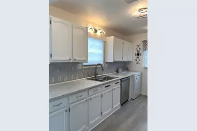 5921 NE 5th Ave, Oakland Park, FL 33334 - Photo 31