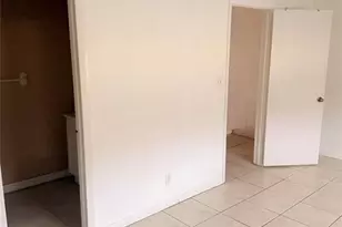 6518 SW 41st St, Davie, FL 33314 - Photo 5