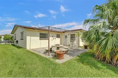 4712 NW 41st Ave, Tamarac, FL 33319 - Photo 35