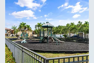 14741 SW 11th St, Pembroke Pines, FL 33027 - Photo 27